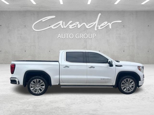 Used 2022 White Frost Tricoat GMC Denali image 18