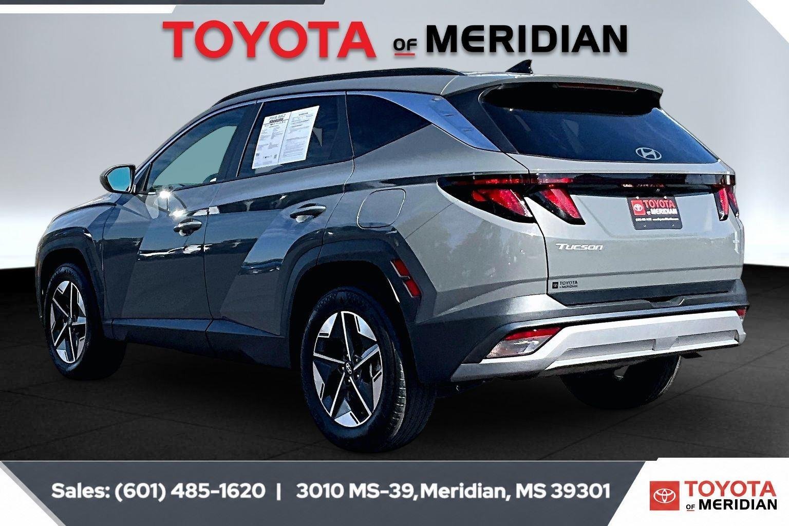 Used 2025 Hampton Gray Hyundai SEL image 2