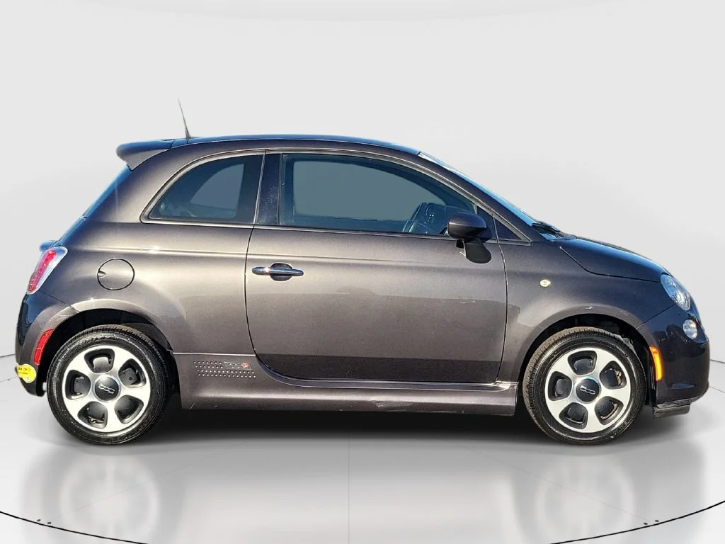 Used 2018 FIAT 500e Battery Electric with VIN 3C3CFFGE9JT369349 for sale in Ontario, CA