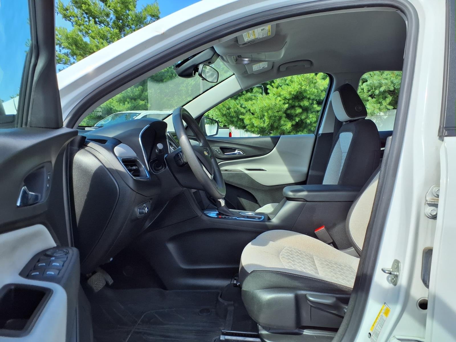 Used 2022 Summit White Chevrolet LS image 18
