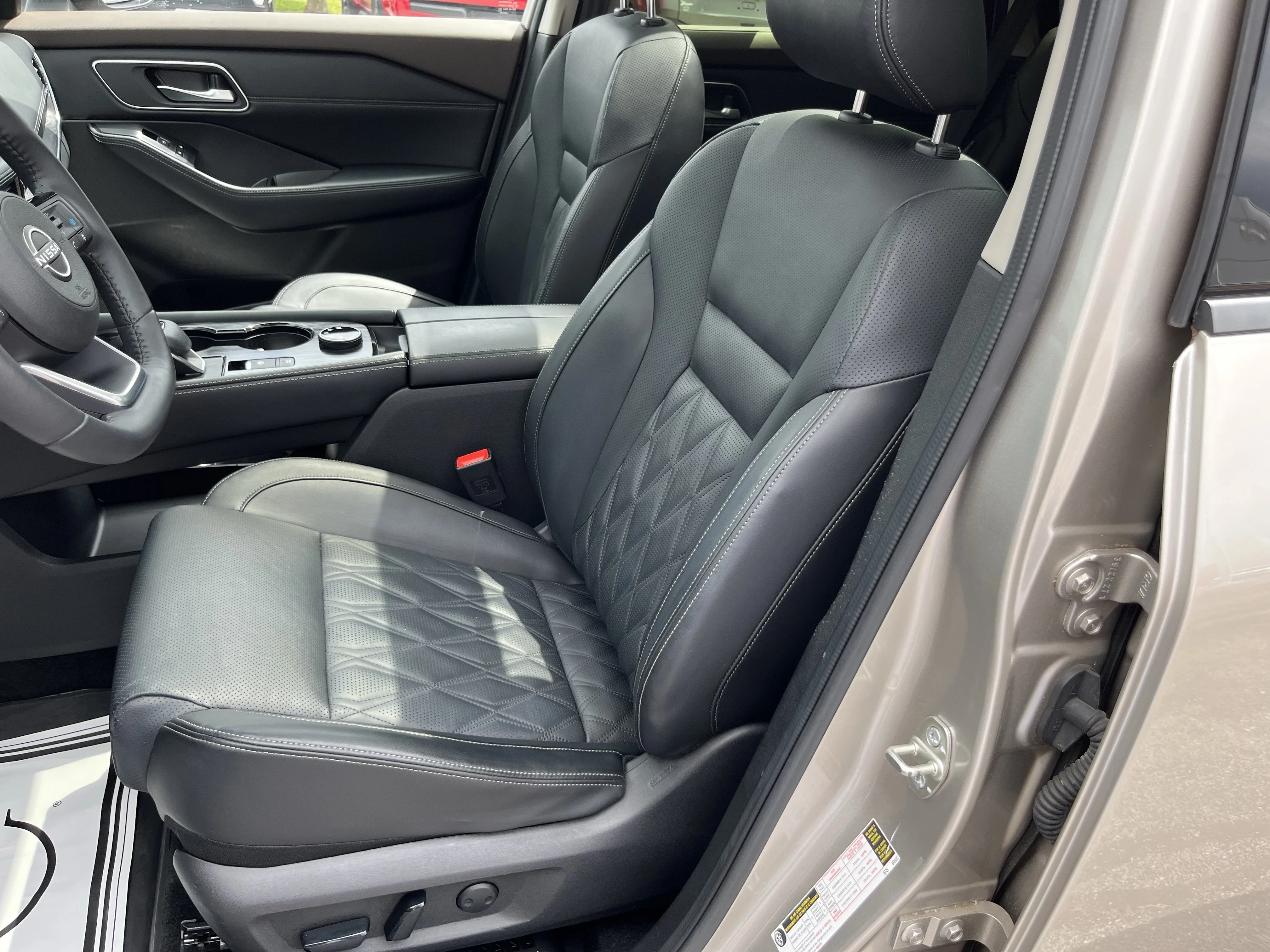 Used 2023 Champagne Silver Metallic Nissan Platinum image 16