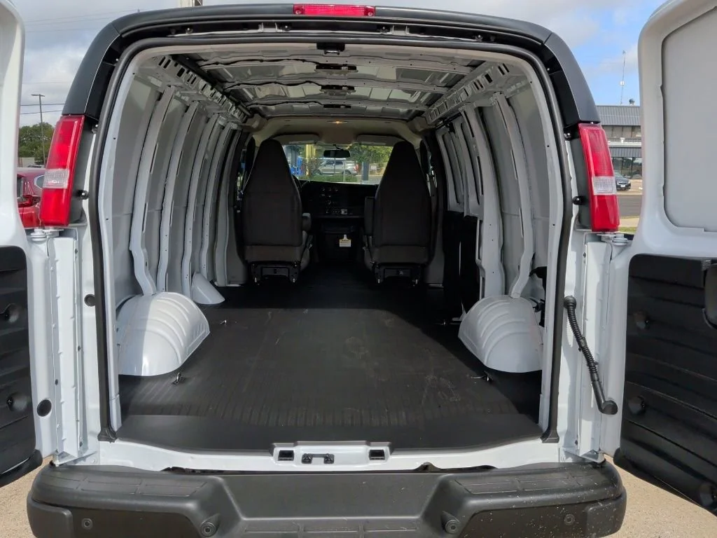 2025 Chevrolet Express Cargo Work Van - Photo 30