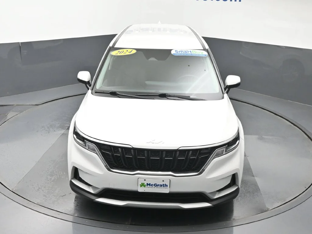 Used 2024 White Kia LX image 31
