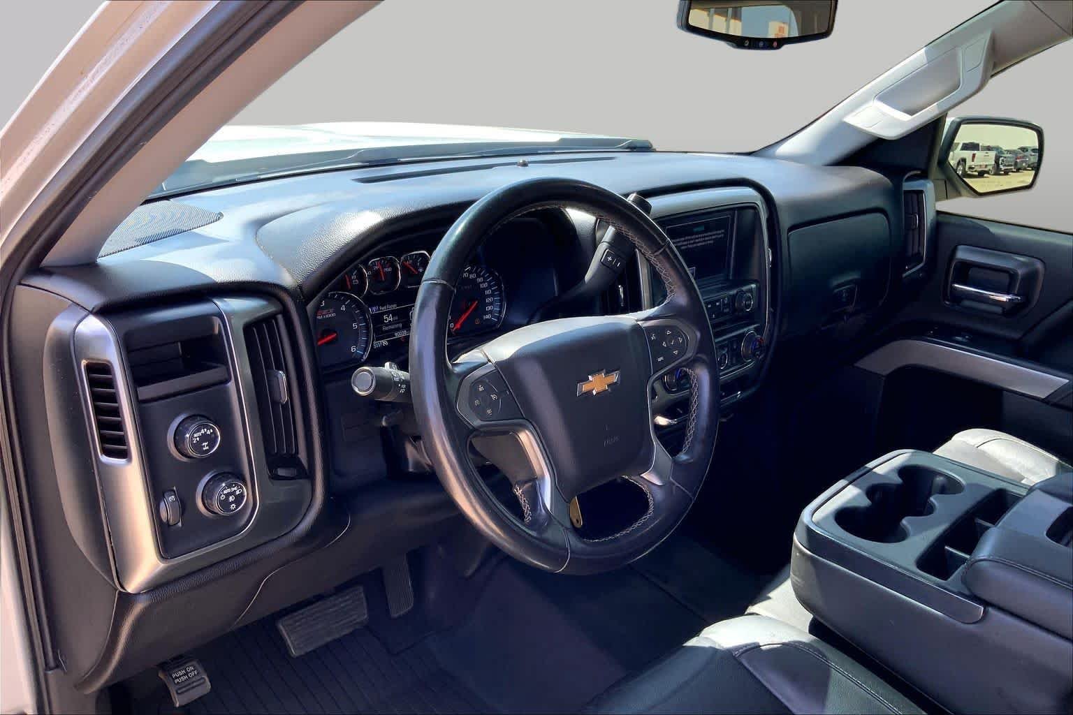 Used 2018 Silver Ice Metallic Chevrolet LT image 18