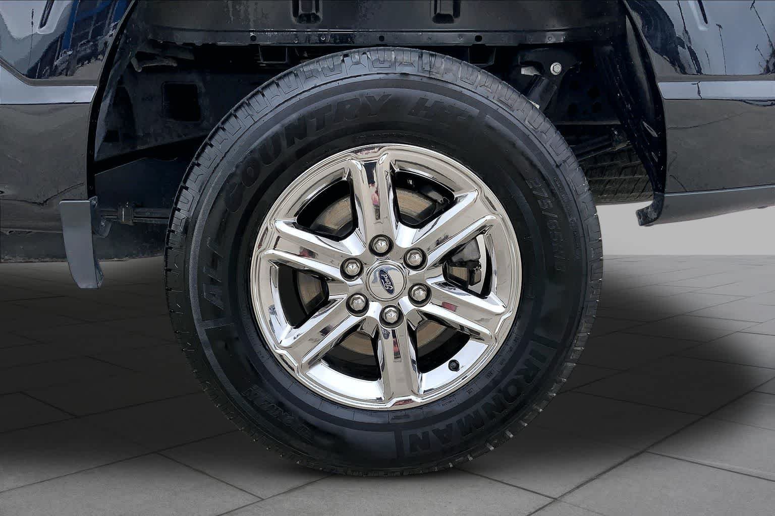Used 2024 Agate Black Metallic Ford XLT image 17