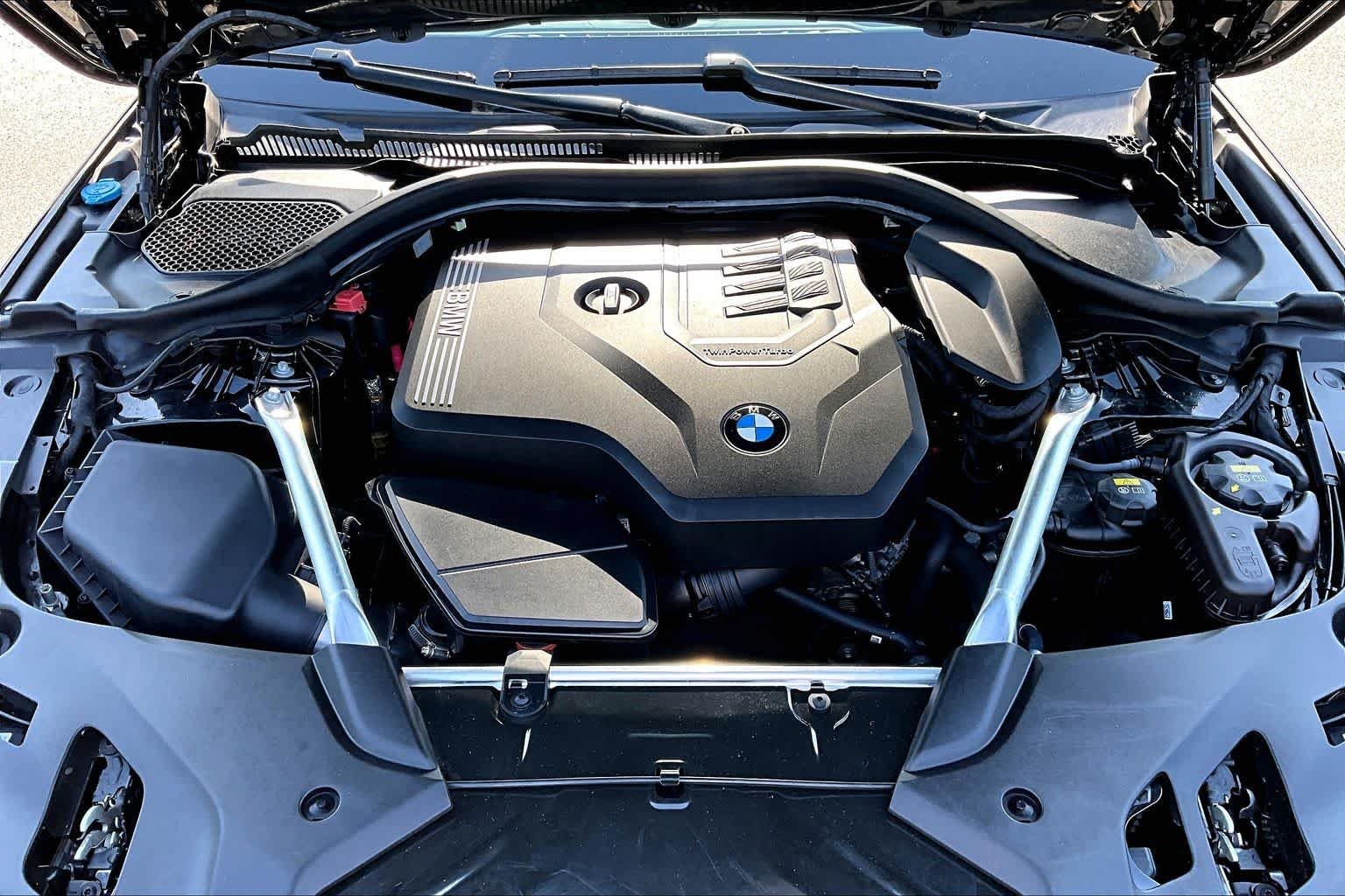 Used 2022 Black Sapphire Metallic BMW 530i image 31