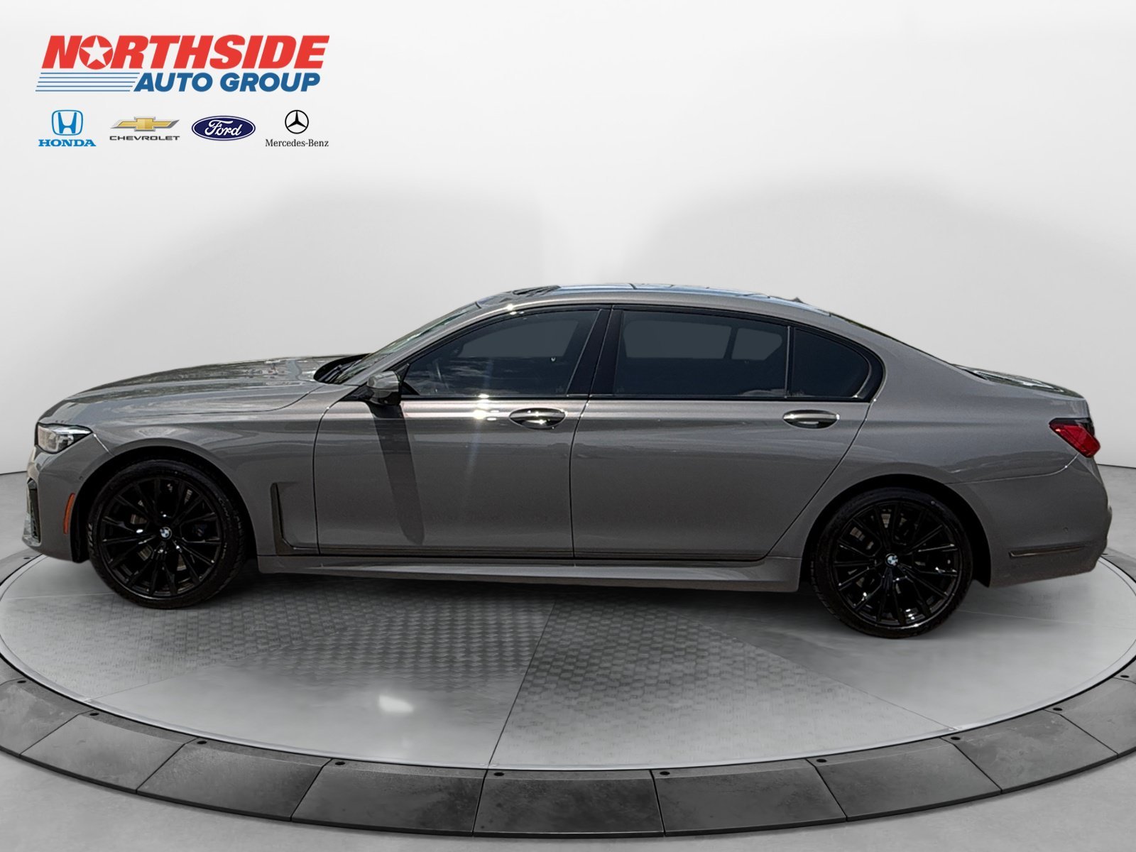 Used 2020 Bemina Grey Amber Effect BMW 750i xDrive image 4