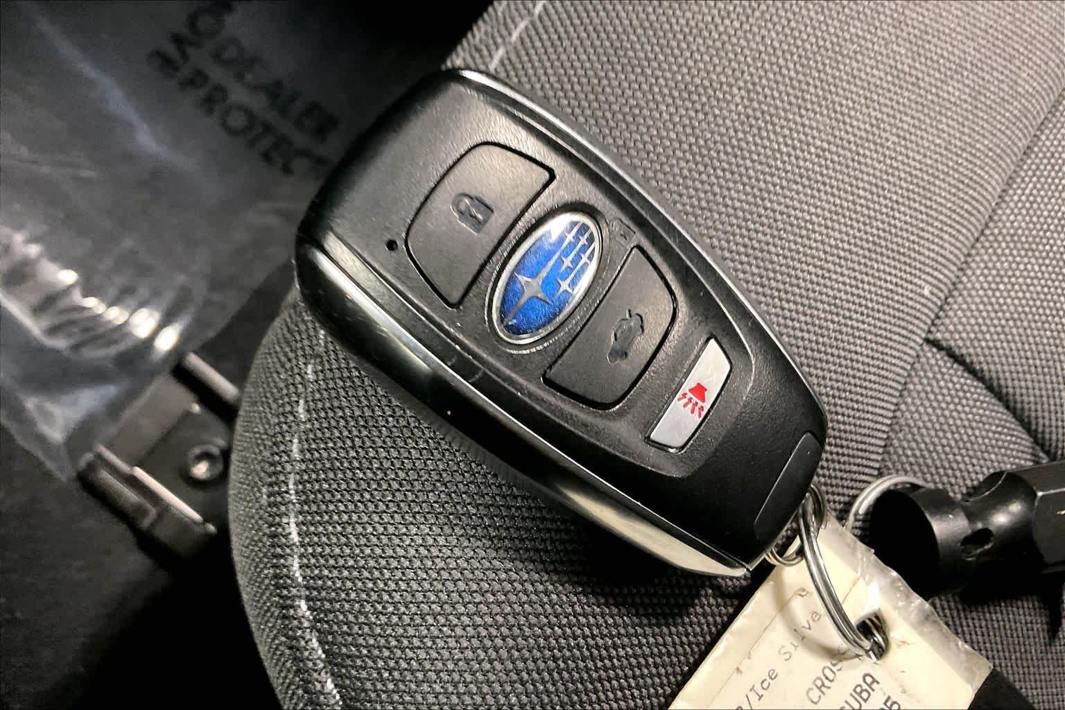 Used 2025 Ice Silver Metallic Subaru Premium image 15