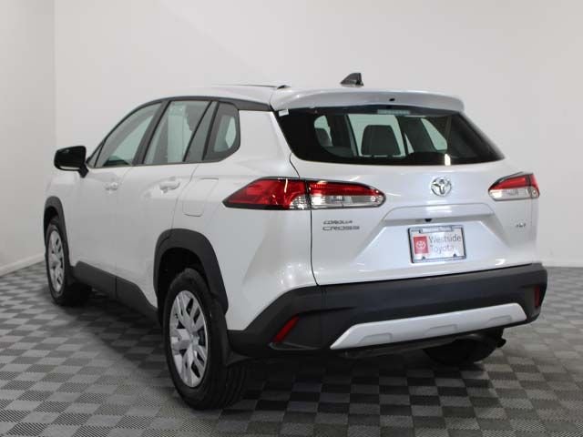 Certified Used 2024 Wind Chill Pearl Toyota L image 4