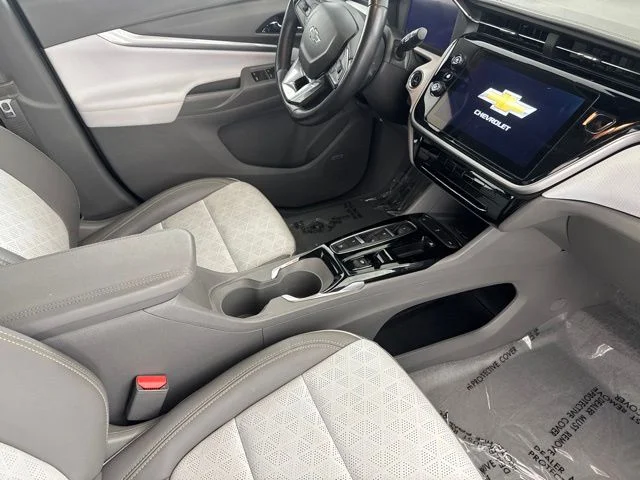 Used 2023 White Chevrolet Premier image 21