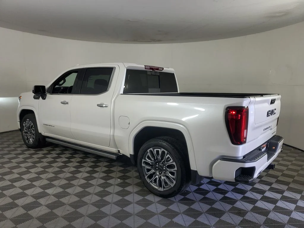 Used 2025 White GMC Denali Ultimate image 6