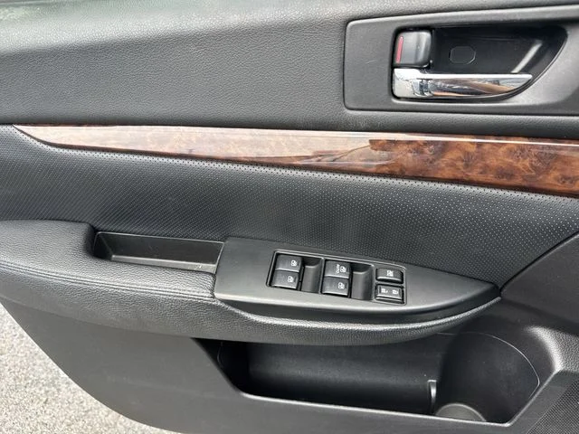 Used 2013 Silver Subaru 2.5i image 26