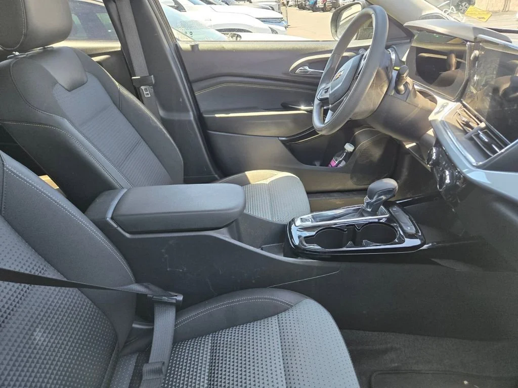 Used 2025 Mosaic Black Metallic Chevrolet LT image 3
