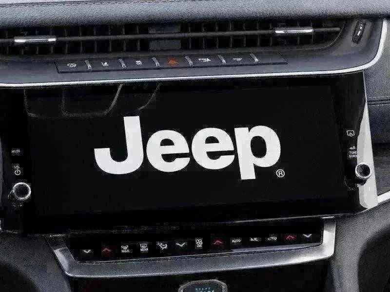 New 2026 Silver Zynith Exterior Paint Jeep Altitude image 89