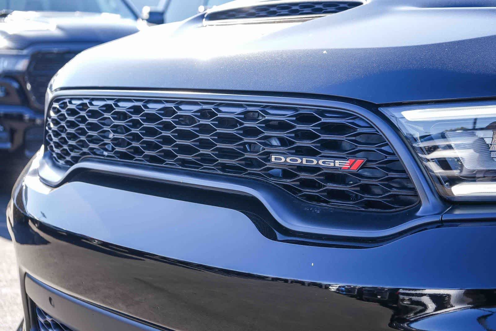 New 2026 Diamond Black Clear-Coat Exterior Paint Dodge GT HEMI V8 image 5