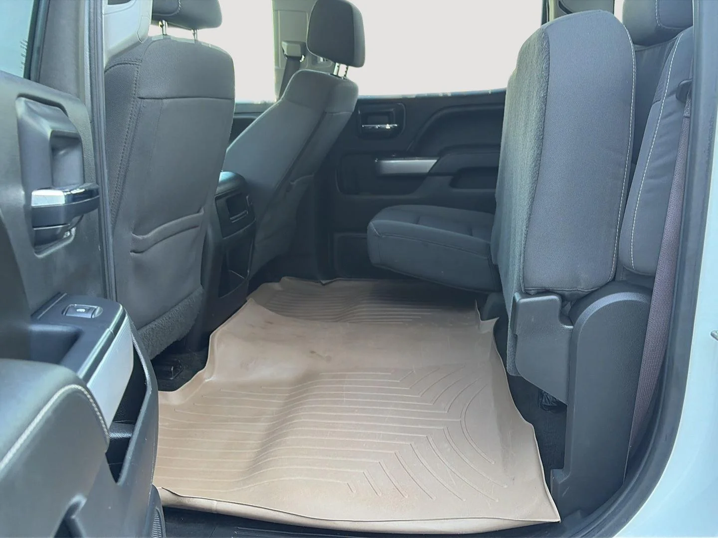 Used 2016 Summit White Chevrolet LT image 31
