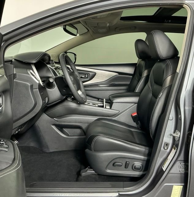 Used 2017 Gray Nissan SL image 15