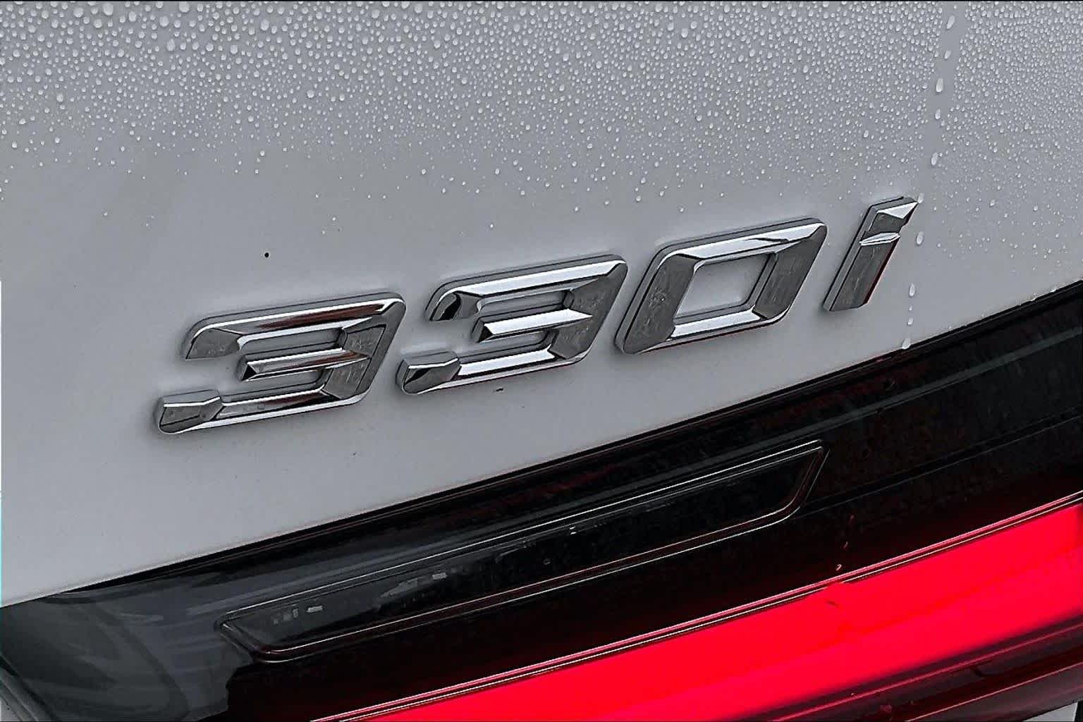 2026 BMW 3 Series 330i - Photo 15