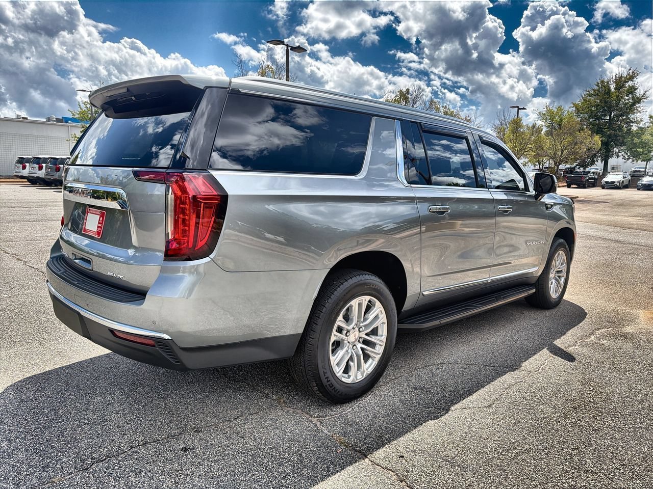 Used 2024 Sterling Metallic GMC SLT image 8