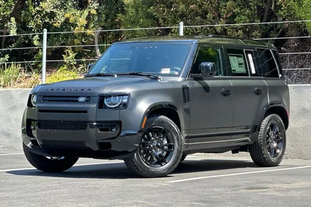 New 2026 Santorini Black Land Rover X-Dynamic SE image 1