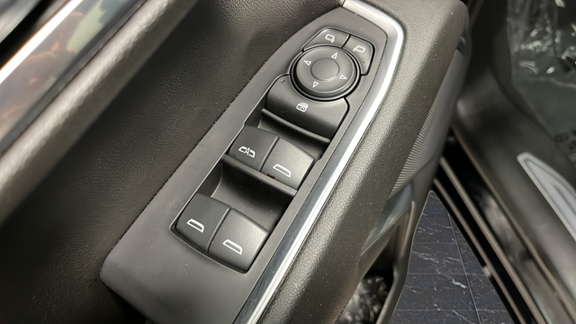 Used 2022 Onyx Black GMC Elevation image 20