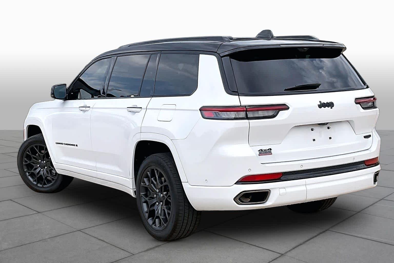 Used 2025 Bright White Clearcoat Jeep Summit Reserve image 12