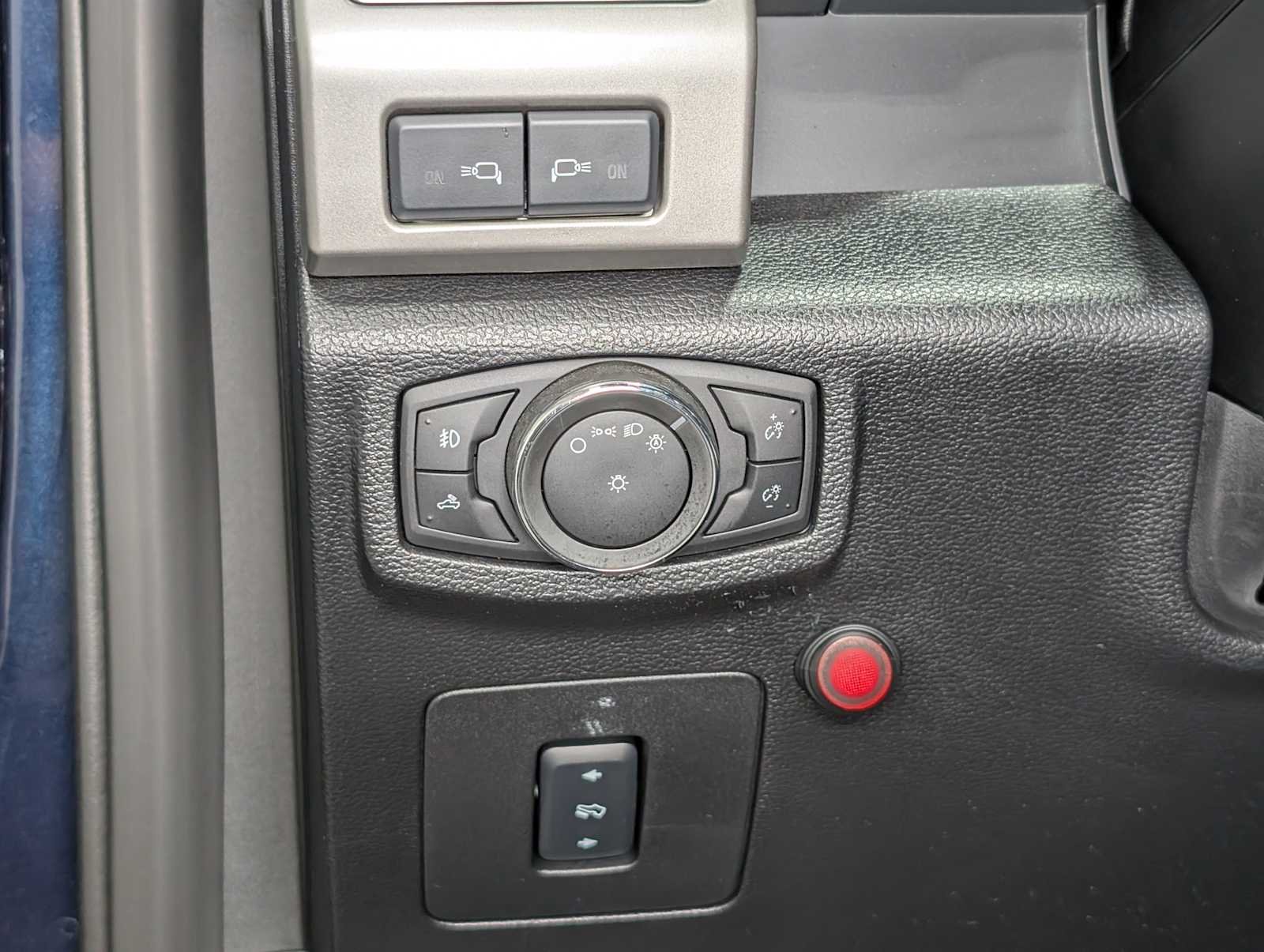 Used 2016 Caribou Metallic Ford Lariat image 38