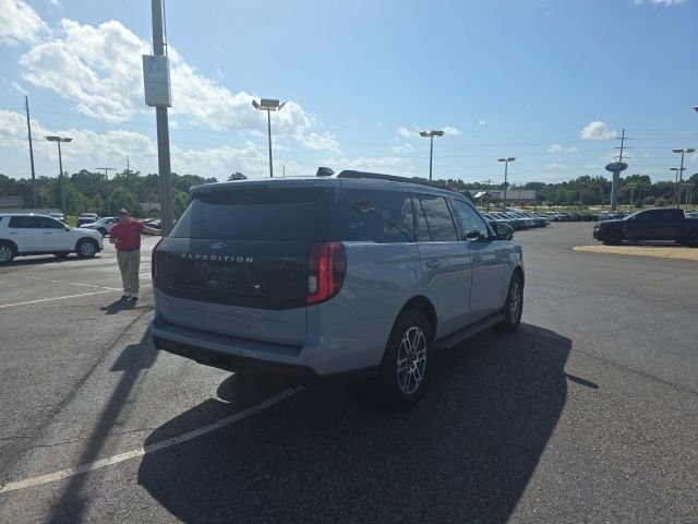 Used 2025 Gray Ford Active image 3
