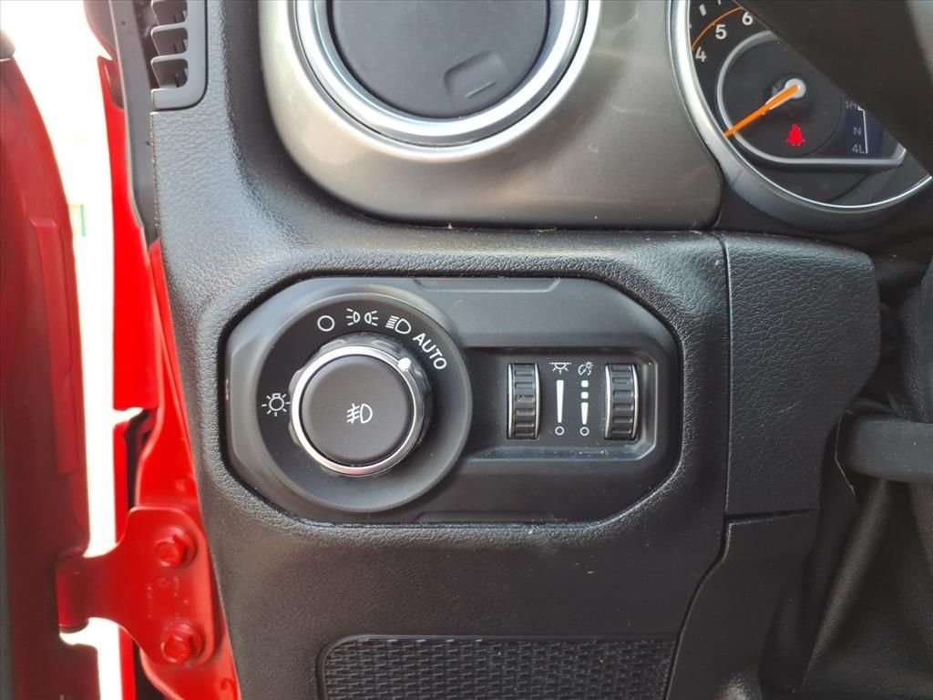 Used 2018 Red Jeep Unlimited Sahara image 16