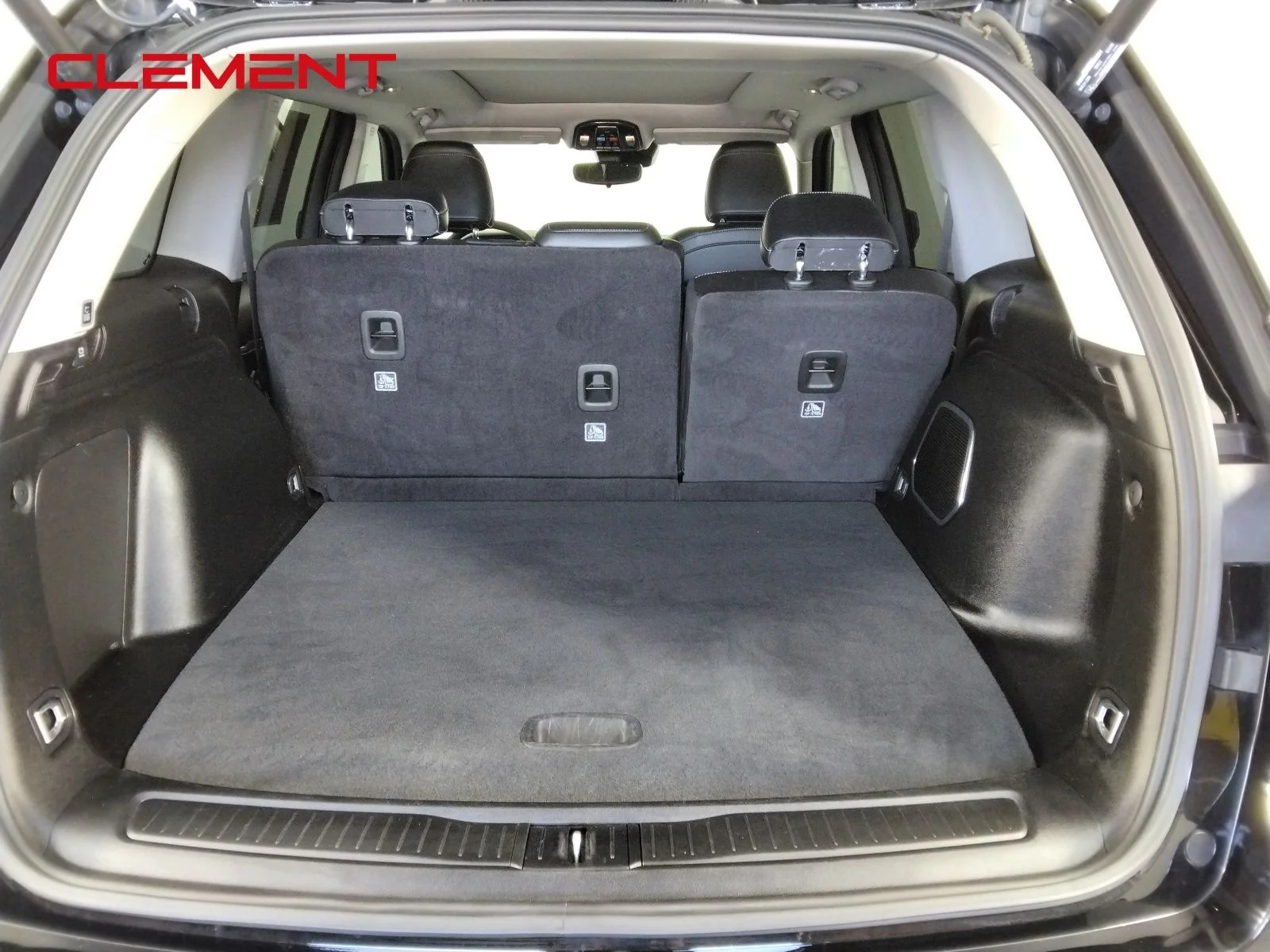 Used 2022 Black Jeep 4xe image 9