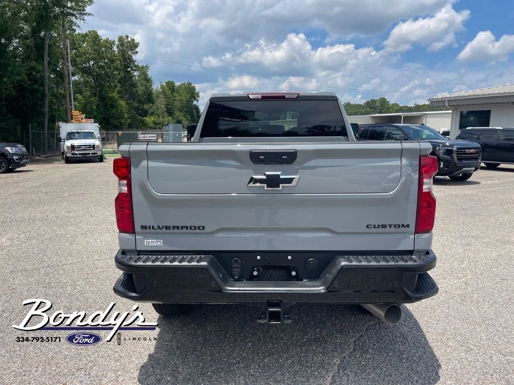 Used 2025 Slate Gray Metallic Chevrolet Custom image 13