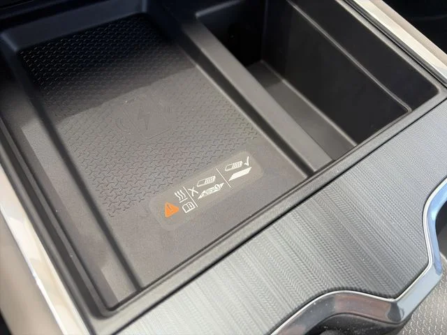 New 2026 White GMC Elevation image 22