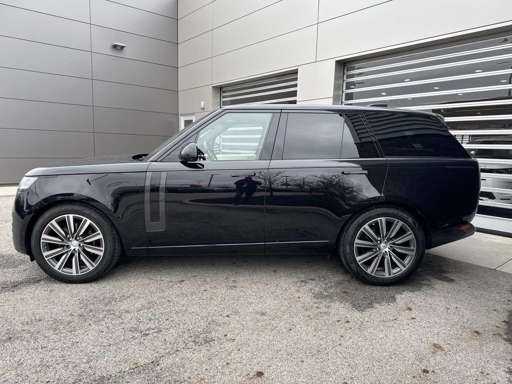 Certified Used 2023 Santorini Black Metallic Land Rover SE image 4