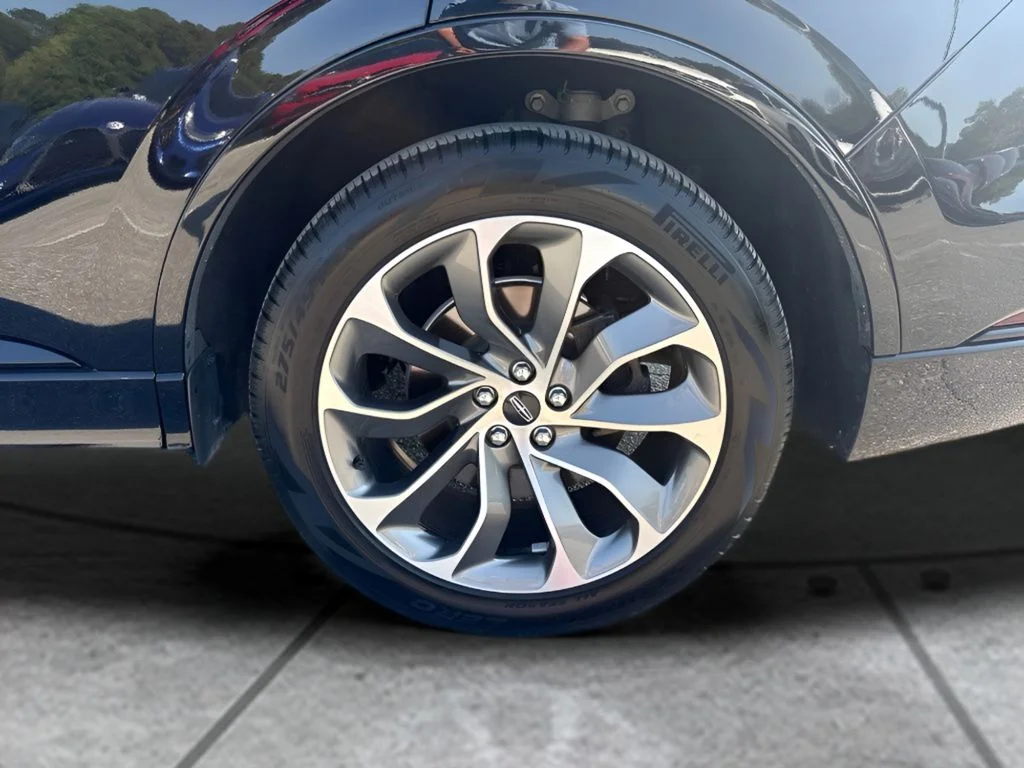 Used 2021 Black Lincoln Grand Touring image 29