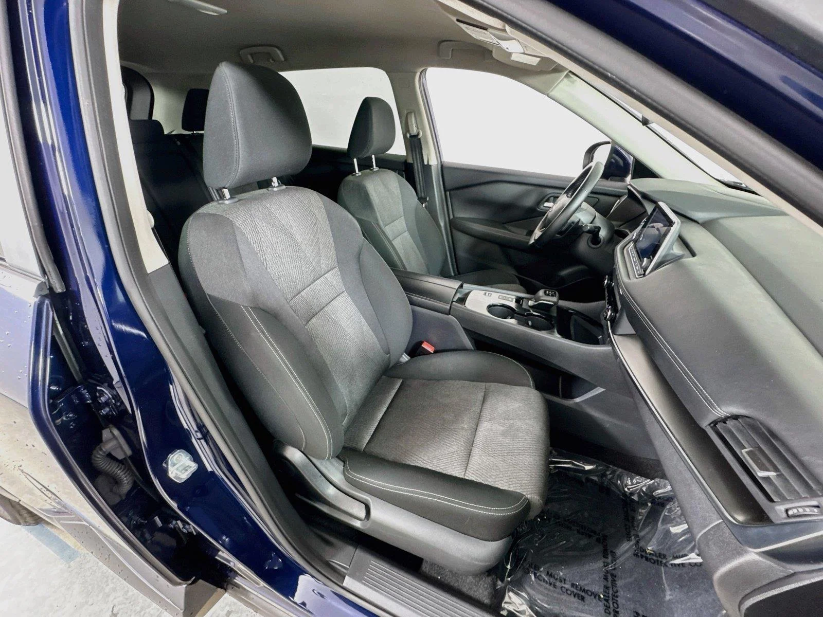 Used 2025 Deep Ocean Blue Pearl Nissan SV image 25