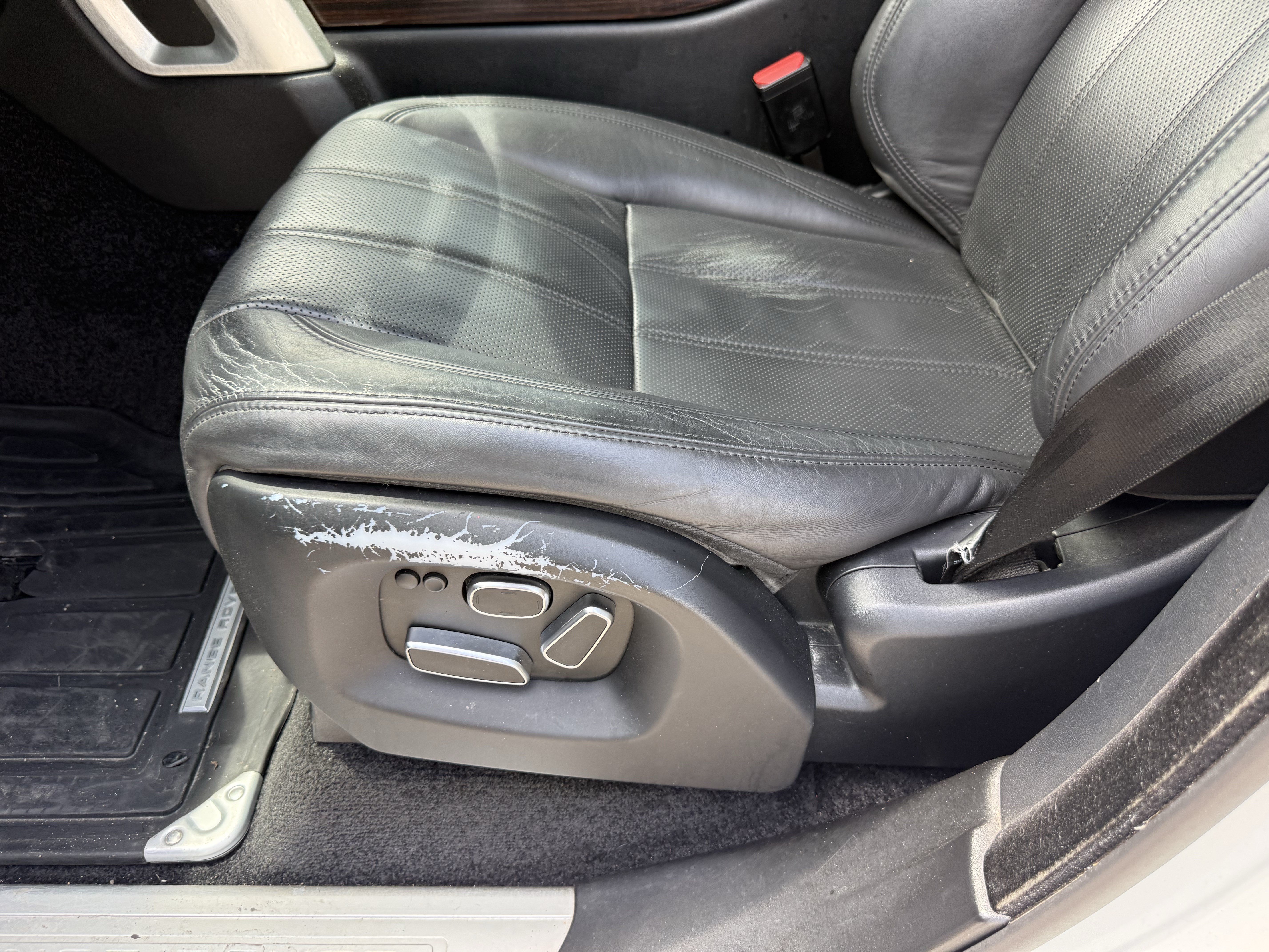 Used 2014 White Land Rover  image 27