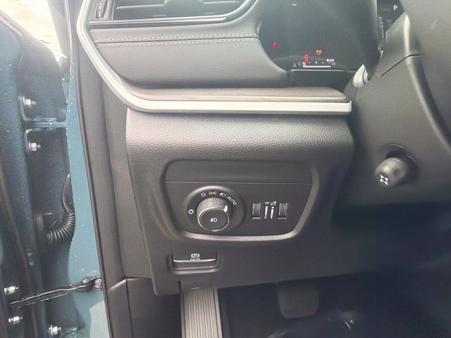 New 2027 Steel Blue Paint Jeep Limited Reserve image 25