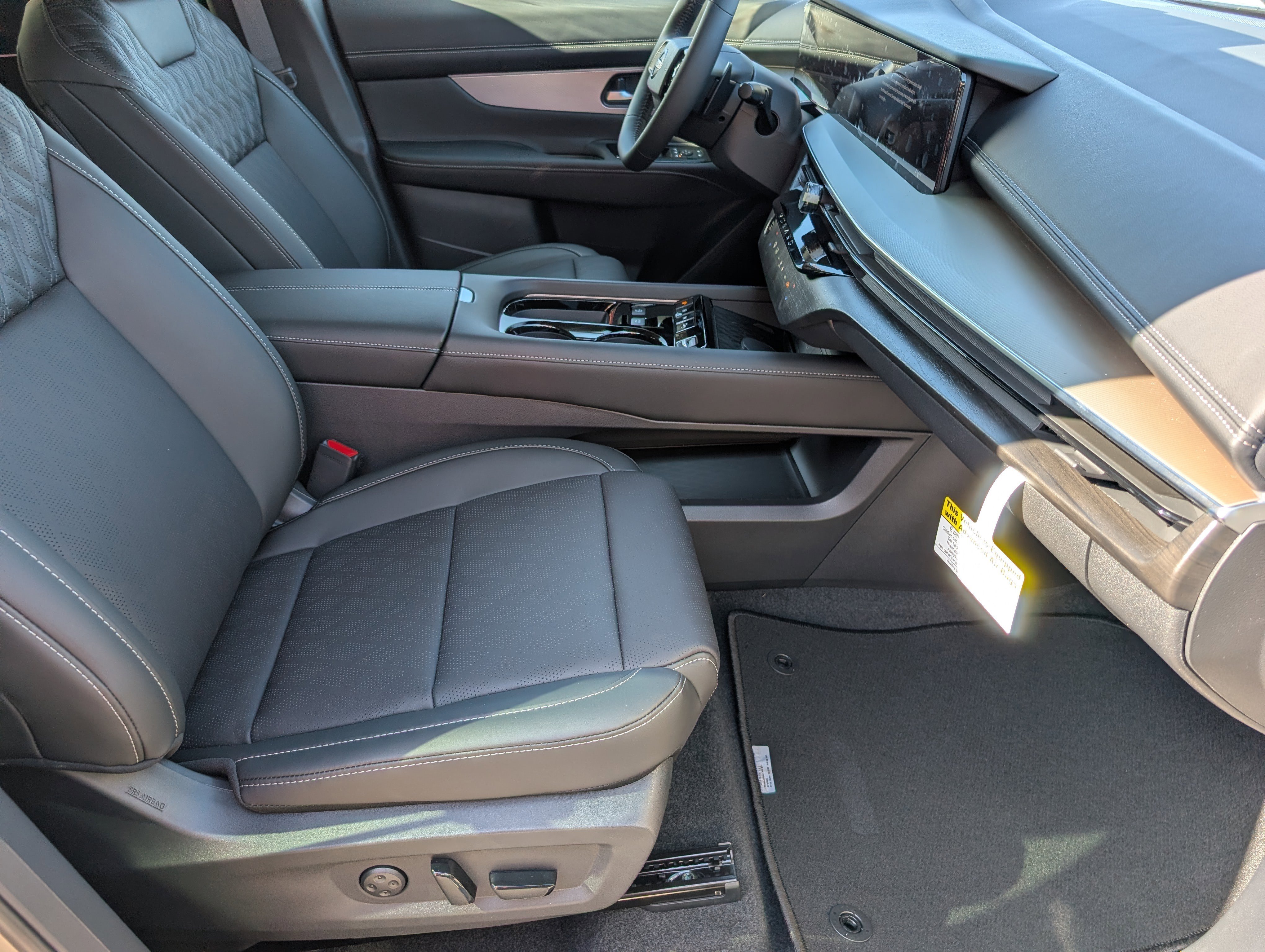 New 2026 Champagne Silver Metallic Nissan Platinum image 25