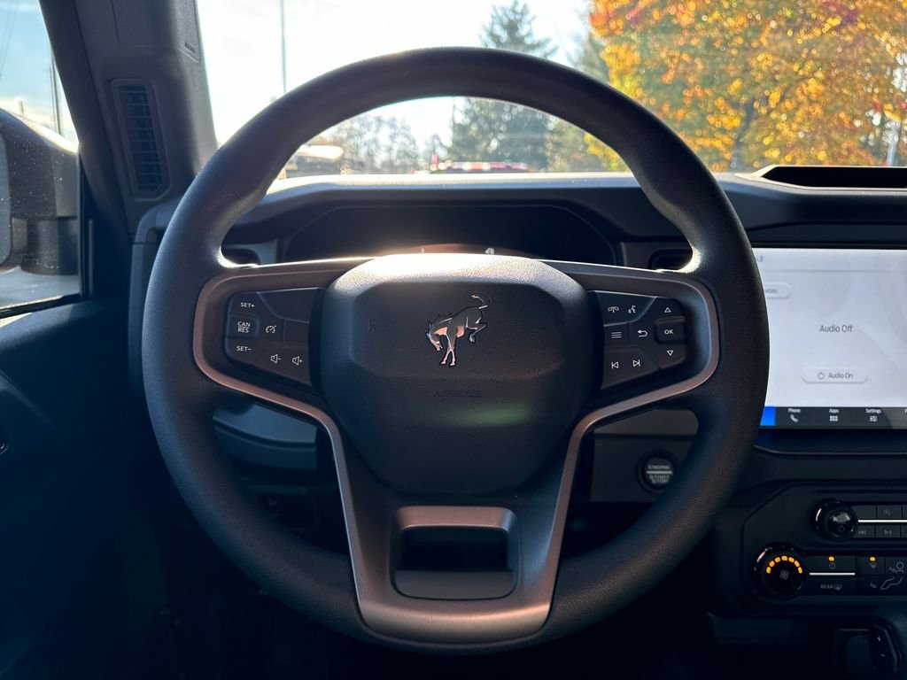 2025 Ford Bronco 4-Door Base - Photo 17