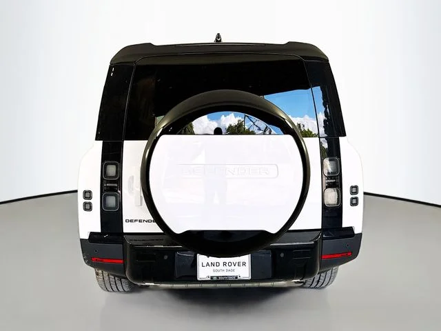 New 2026 Fuji White Land Rover S image 6