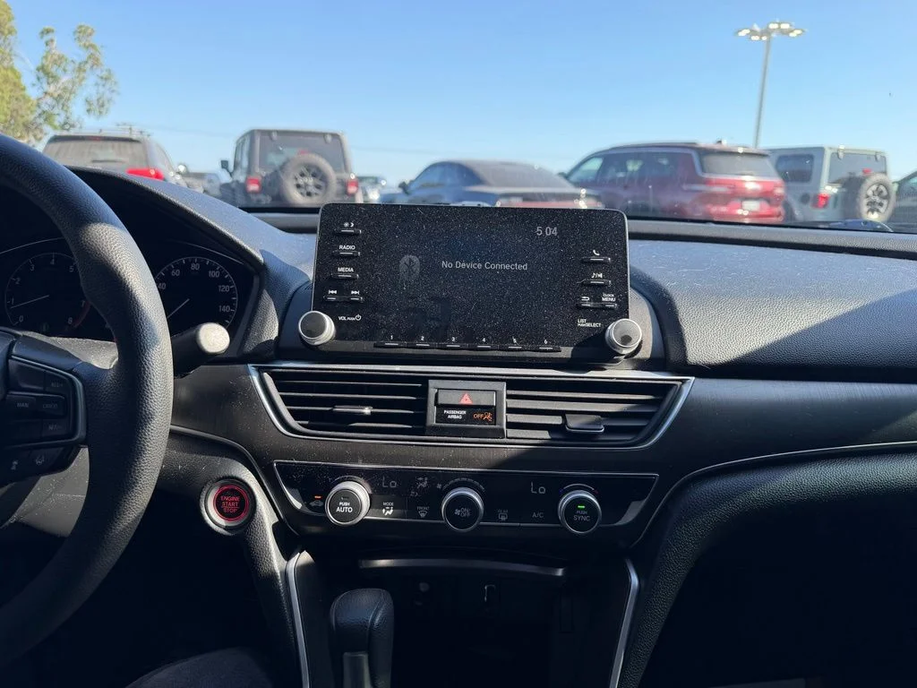 Used 2020 White Honda LX image 9