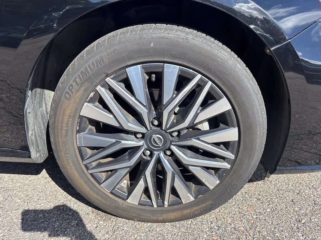Used 2025 Black Nissan 2.5 SV image 23