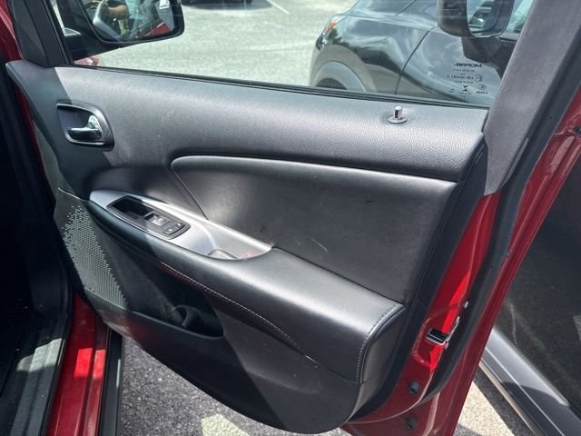 Used 2018 Red Dodge SE image 11