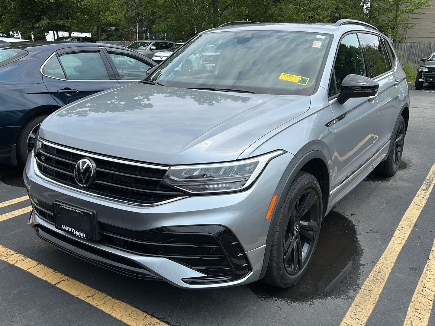Used 2023 Pyrite Silver Metallic Volkswagen SE R-Line Black image 2