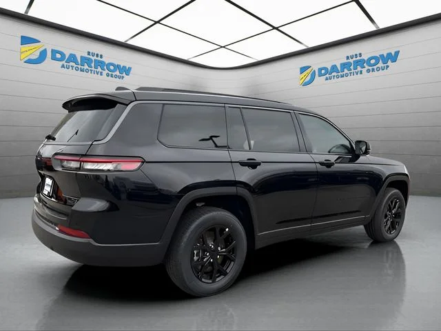New 2026 Diamond Black Crystal Pearl-Coat Exterior Paint Jeep Altitude image 5