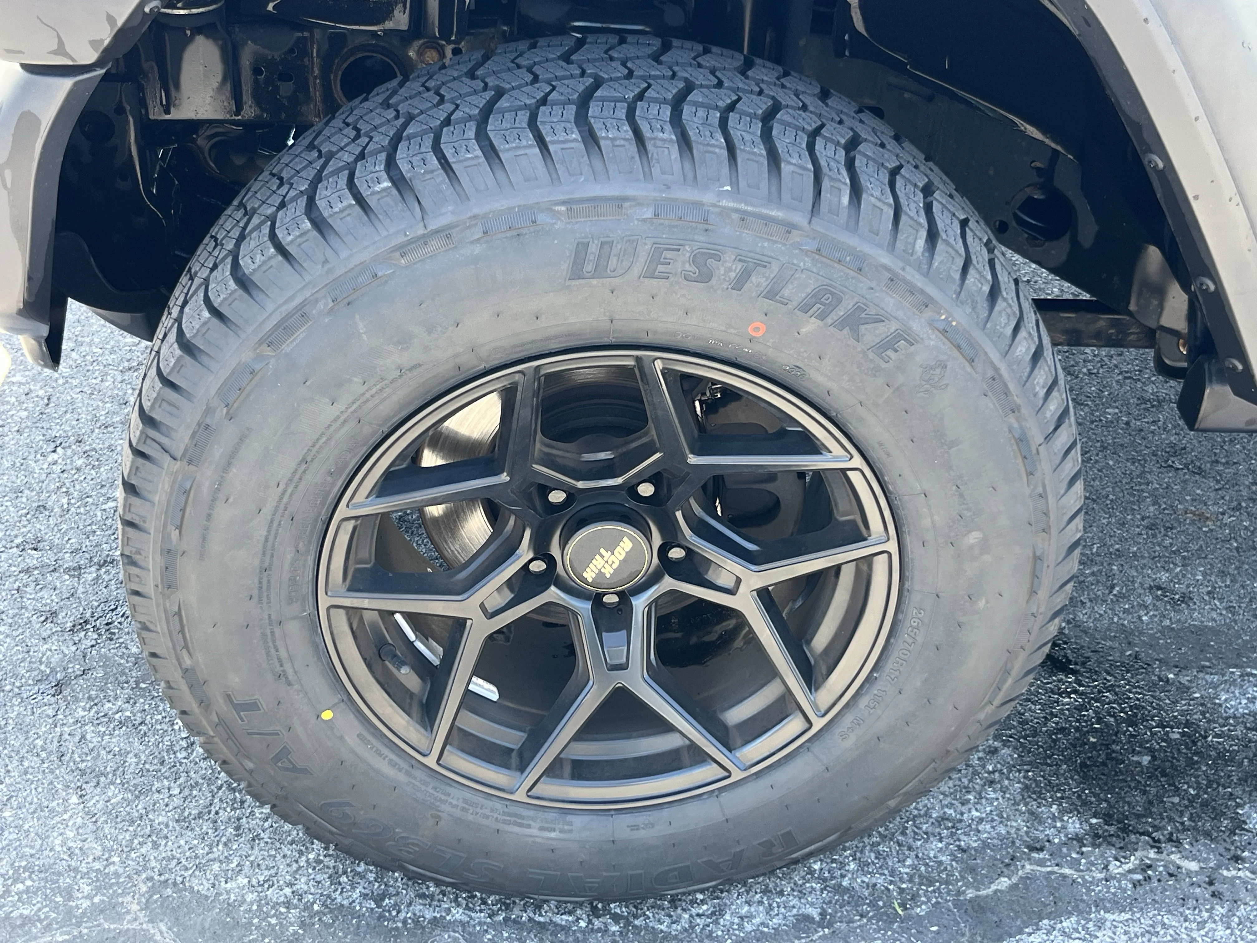 Used 2020 Billet Silver Metallic Jeep Sport image 13