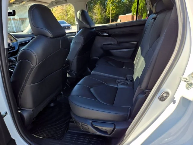Used 2023 Beige Toyota XLE image 11
