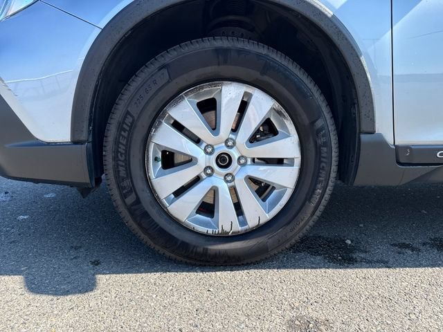 Used 2019 Ice Silver Metallic Subaru 2.5i Premium image 29