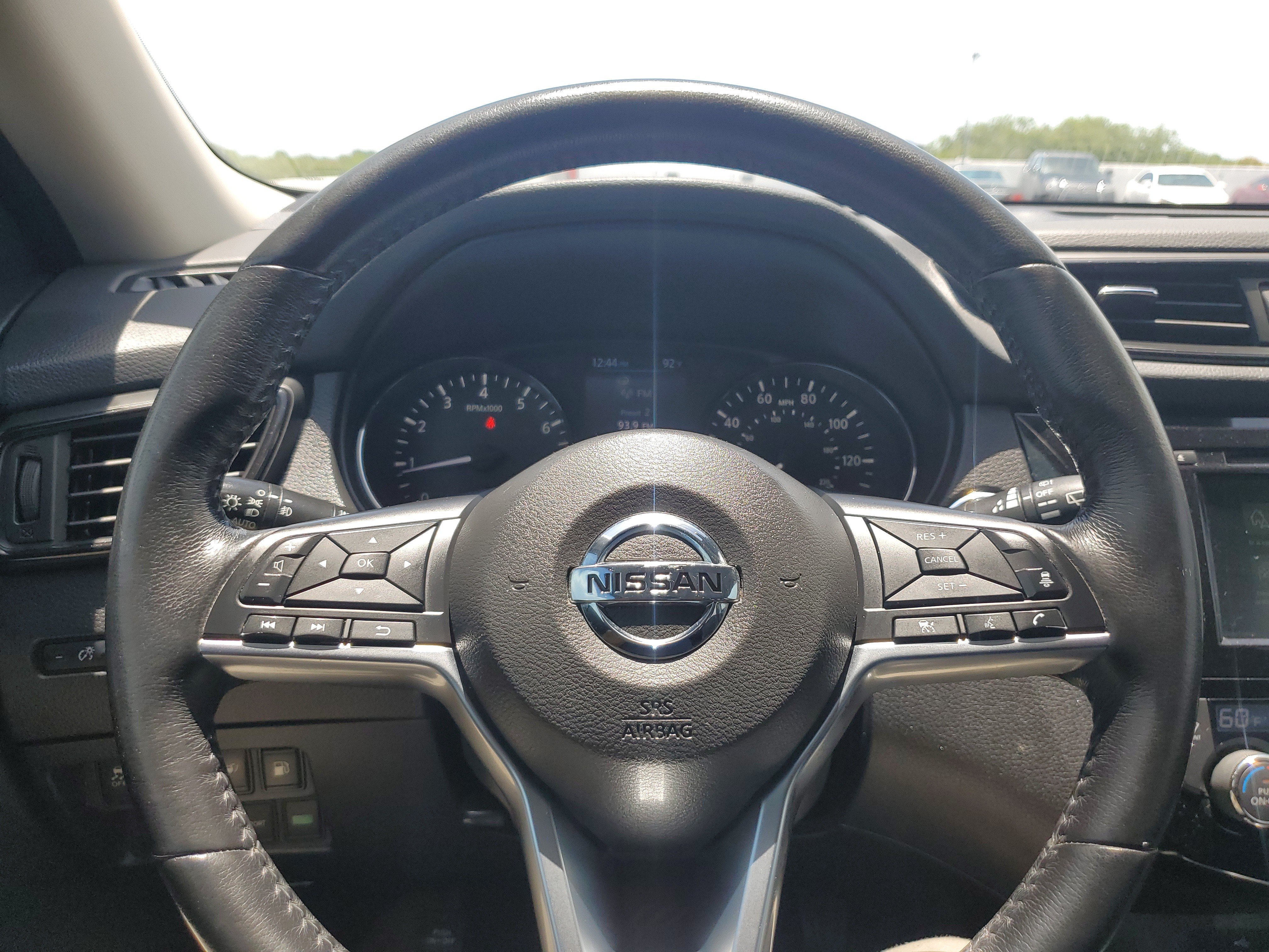 Used 2018 Gun Metallic Nissan SL image 24
