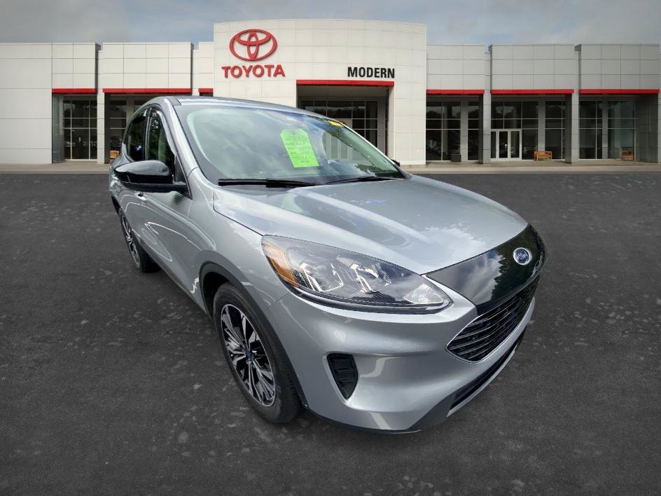 Used 2022 Silver Metallic Ford SE image 13